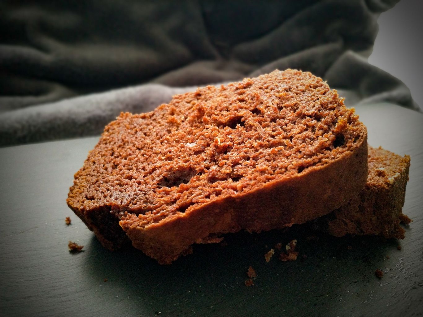 gros plan gâteau au chocolat moelleux