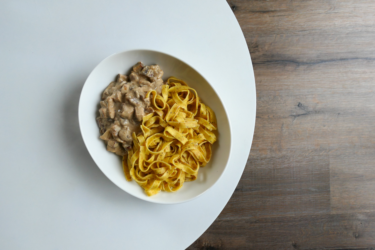 Tagliatelles fraîches et crème de champignons aux marrons