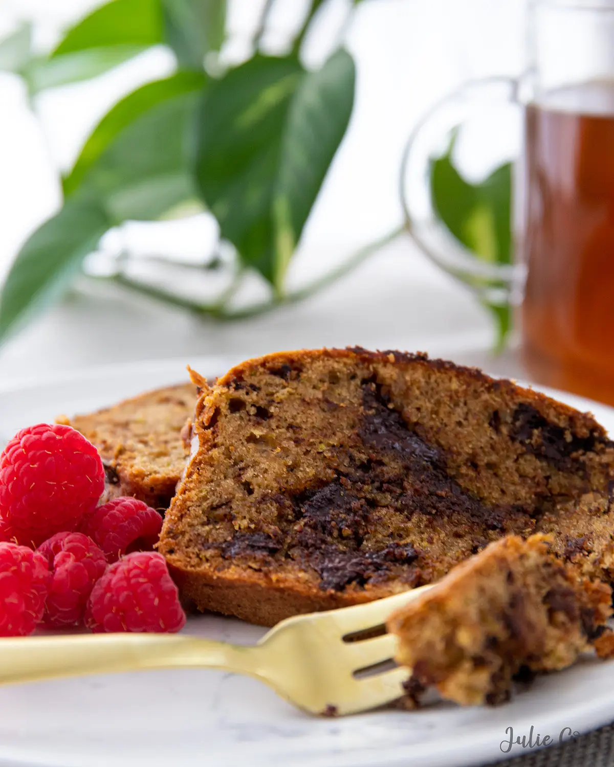 gros plan gâteau aux courgettes