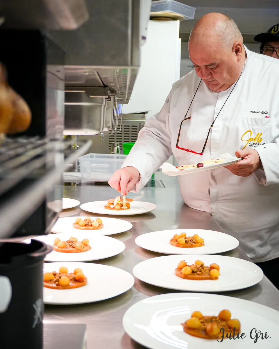 Le Chef François Golla en cuisine / "Au Boeuf Rouge" de Niederschaeffolsheim