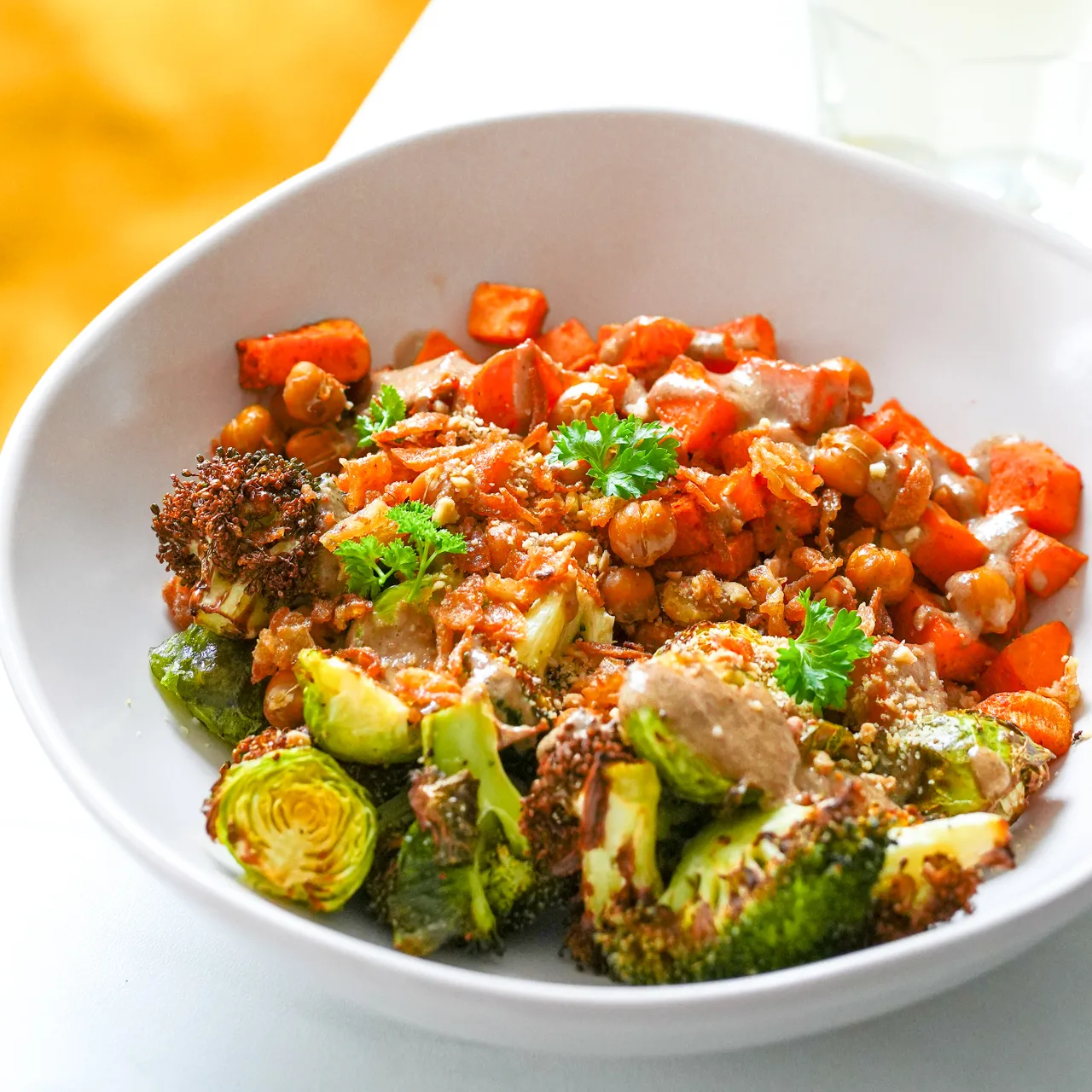 bowl légumes grillés sauce tahini