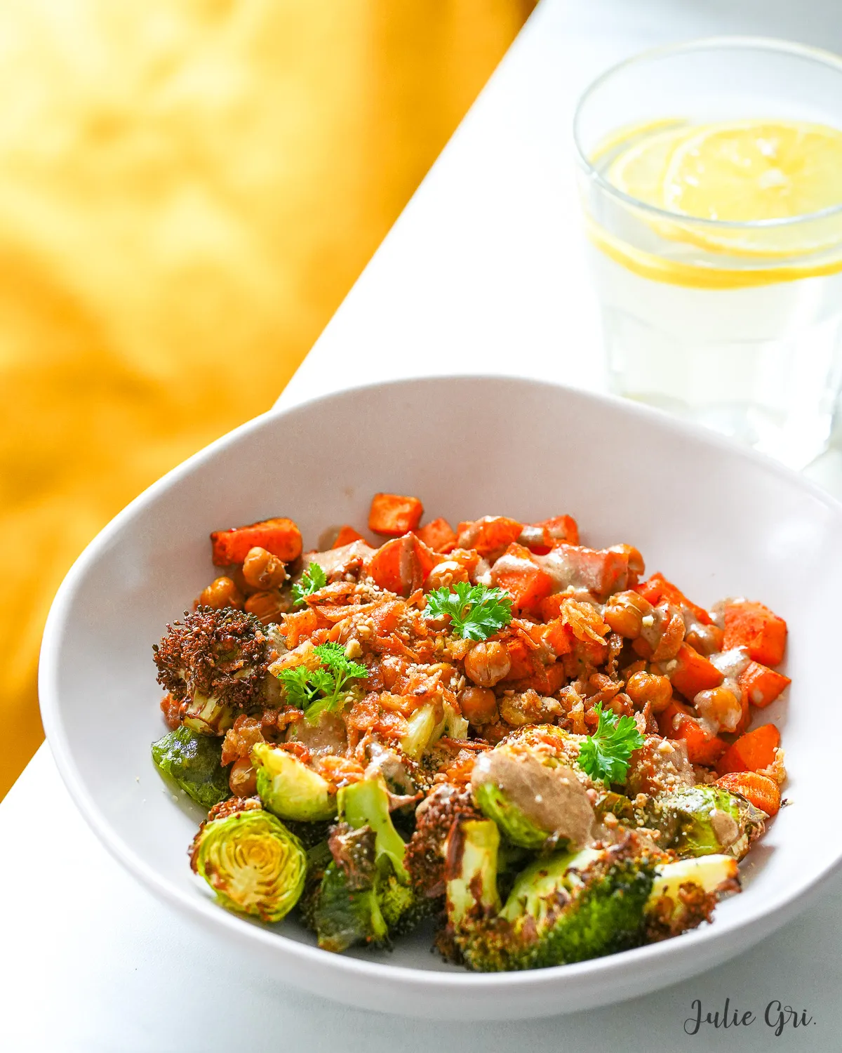 bowl légumes grillés sauce tahini