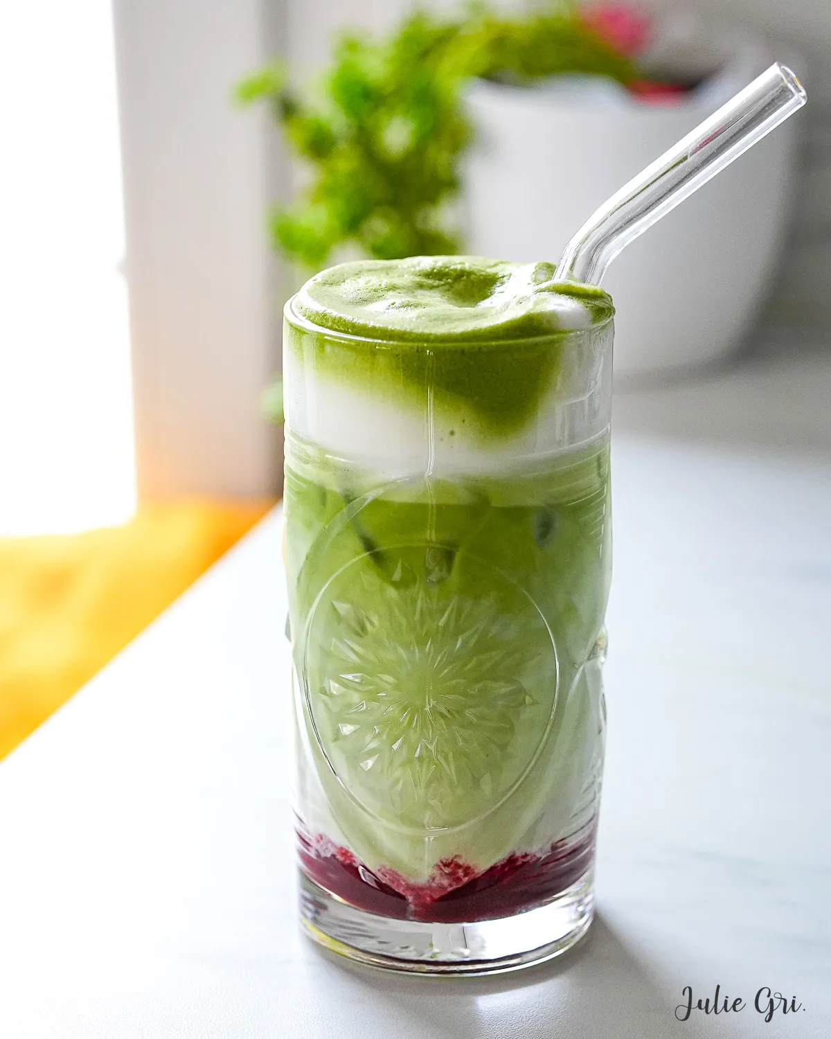 matcha latte fruits rouges