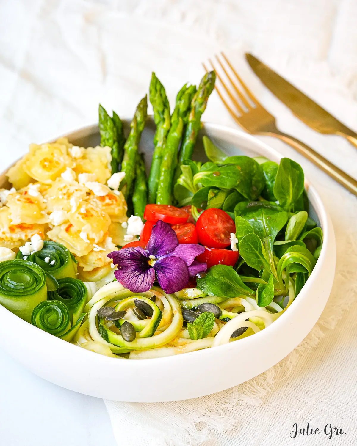 bowl légumes printemps raviolis