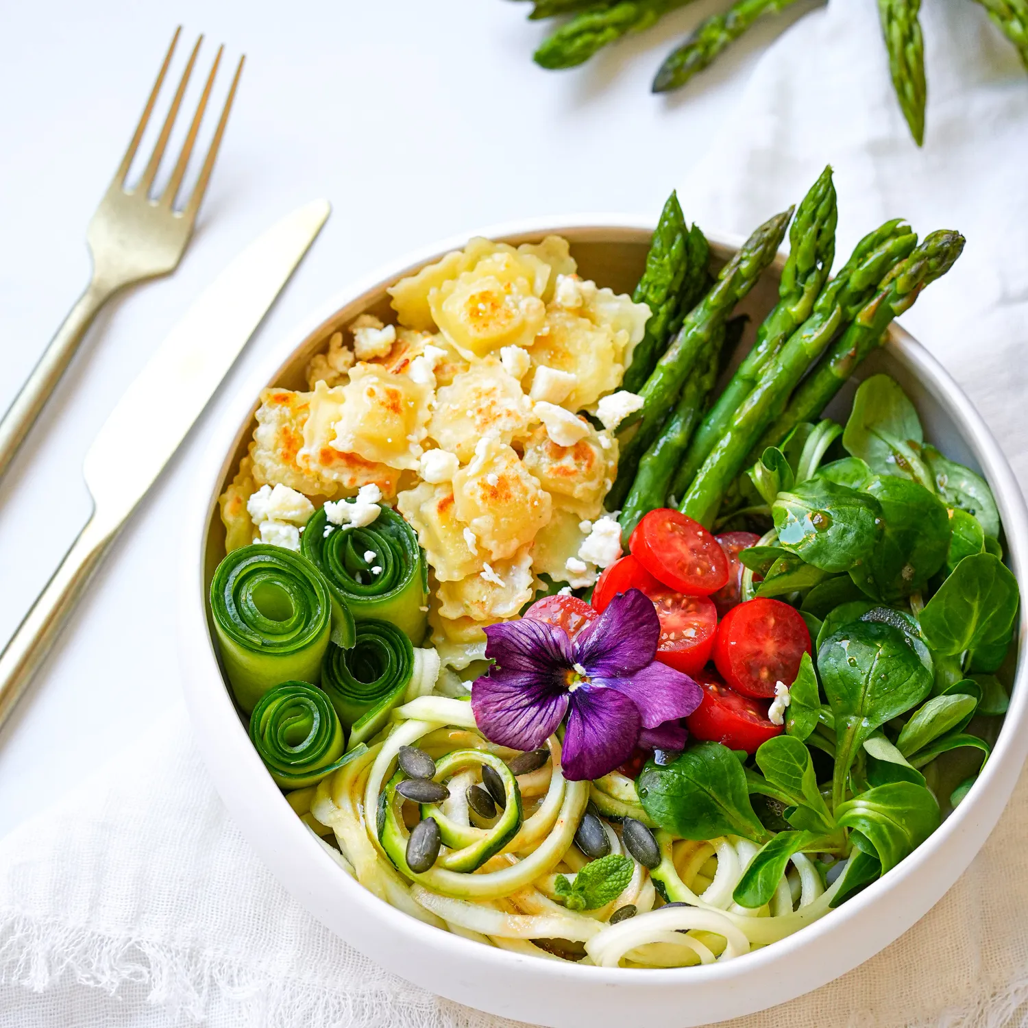 bowl légumes printemps raviolis