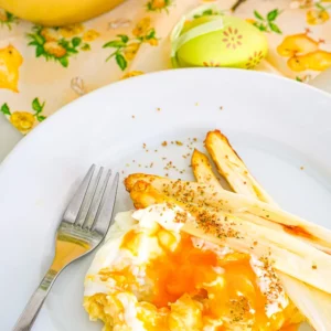 écrasé pommes de terre asperges oeuf
