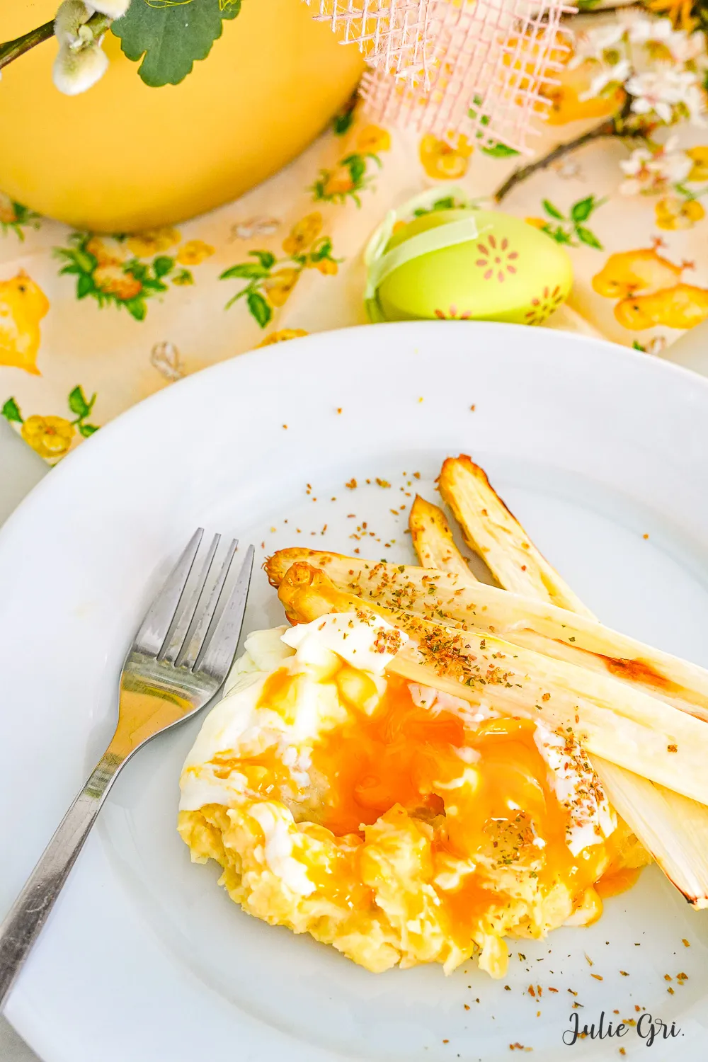 écrasé pommes de terre asperges oeuf
