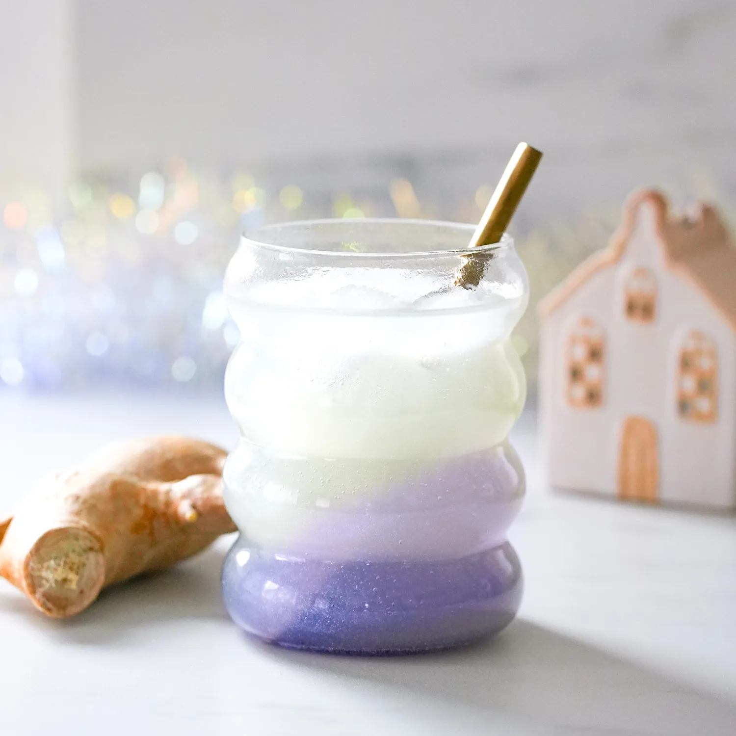 Mocktail pétillant à la violette et au gingembre