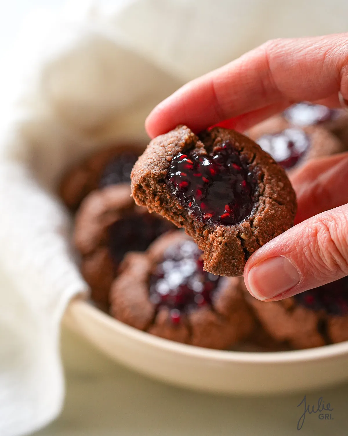 Biscuits sablés cacao & framboise façon Linzer
